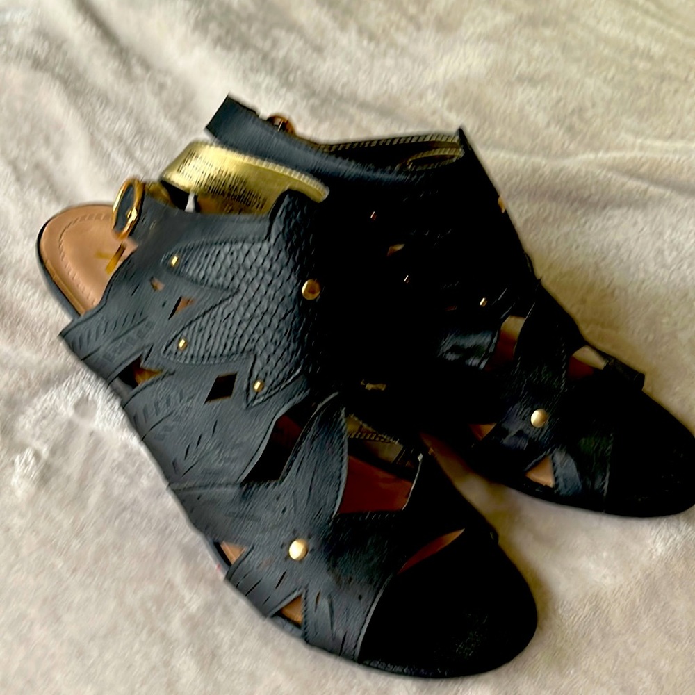 Black wedge sandals Xoxo brand